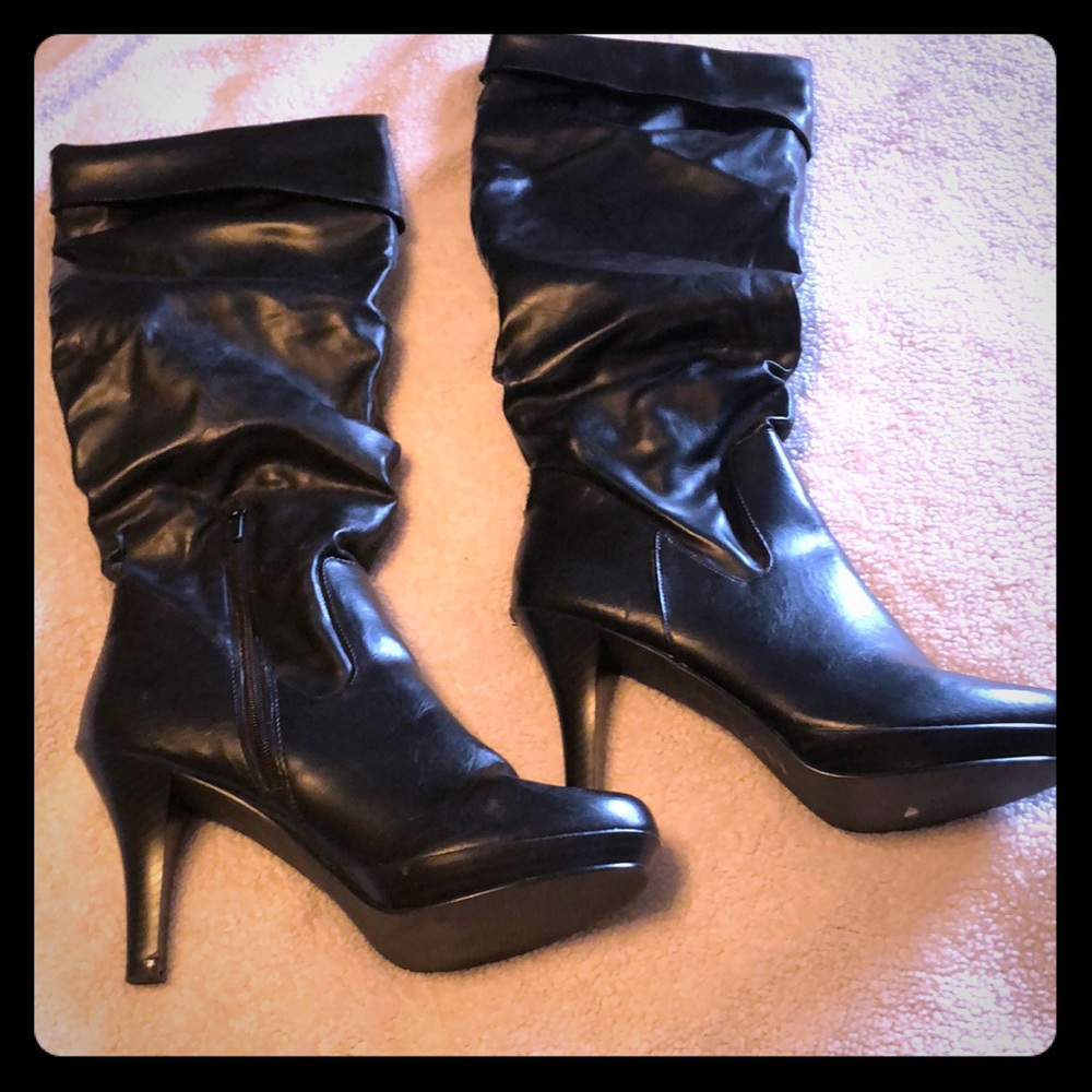 Black boots size 10